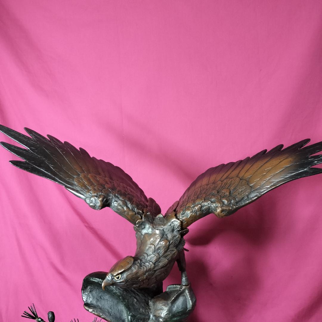 松鷲の置物　68cm