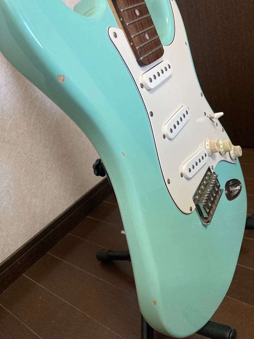 ミントグリーン エレキギター