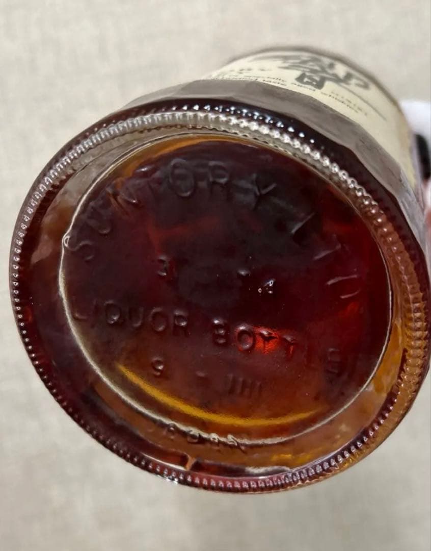 サントリー　SUNTORY ウイスキー 響 750ml 裏ゴールドラベル