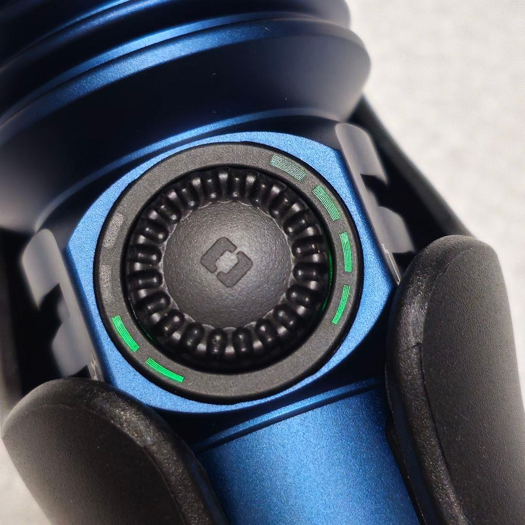 OLIGHT Seeker 4 Pro ミッドナイトブルー