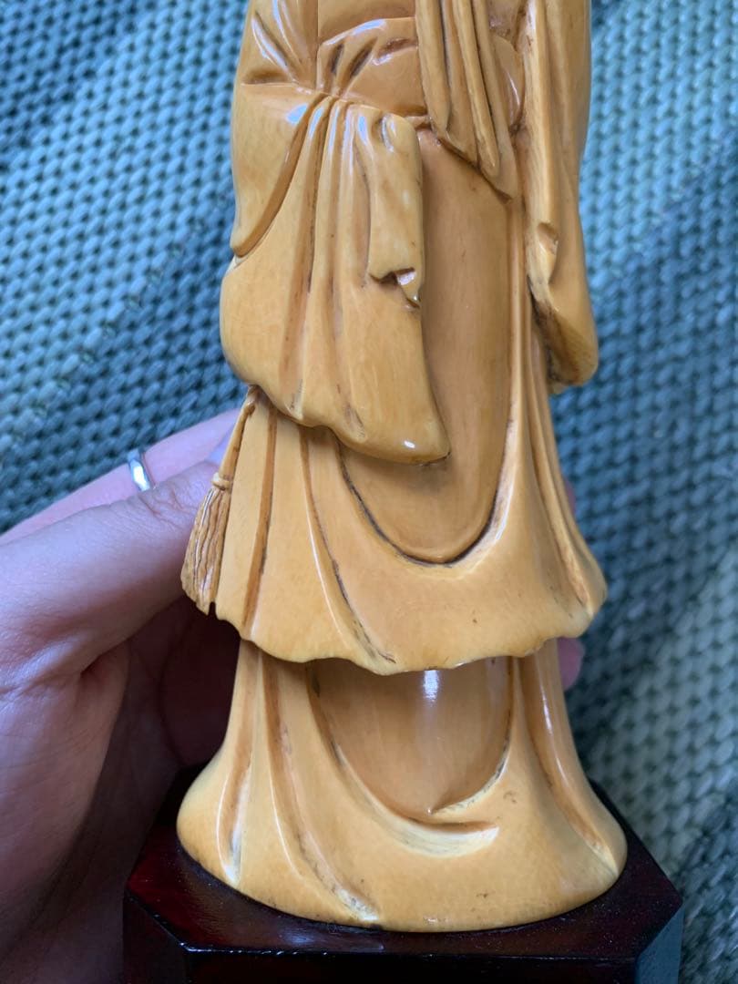 飾り物 古美術品 細密細工 特殊白材 根付 天然素材 極上 アンティーク 置物