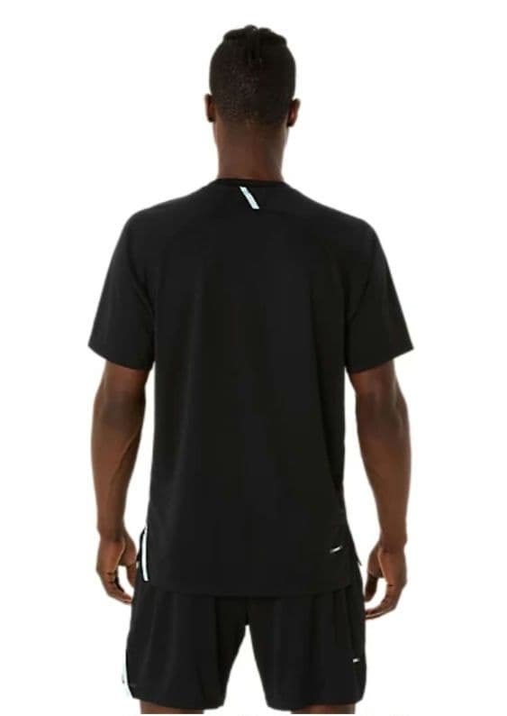 asics actibreeze ベンテッドメッシュtシャツ と7in ショーツ