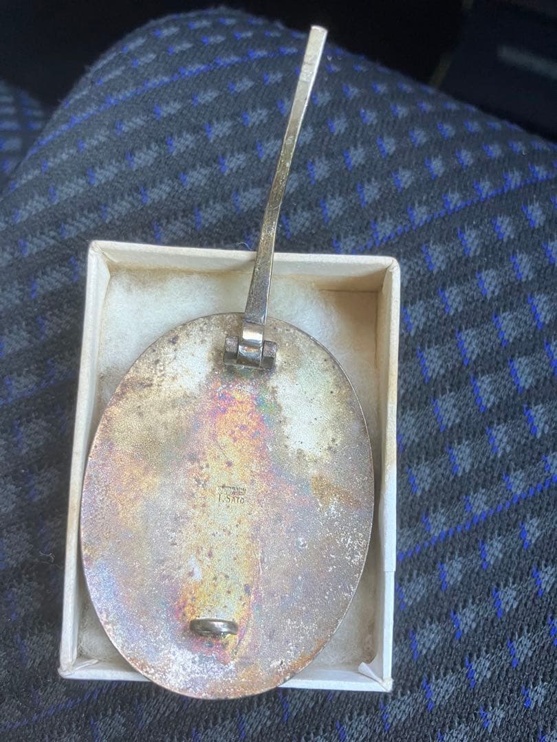 オーバル型金属製ピンバッジ　勲章　小判