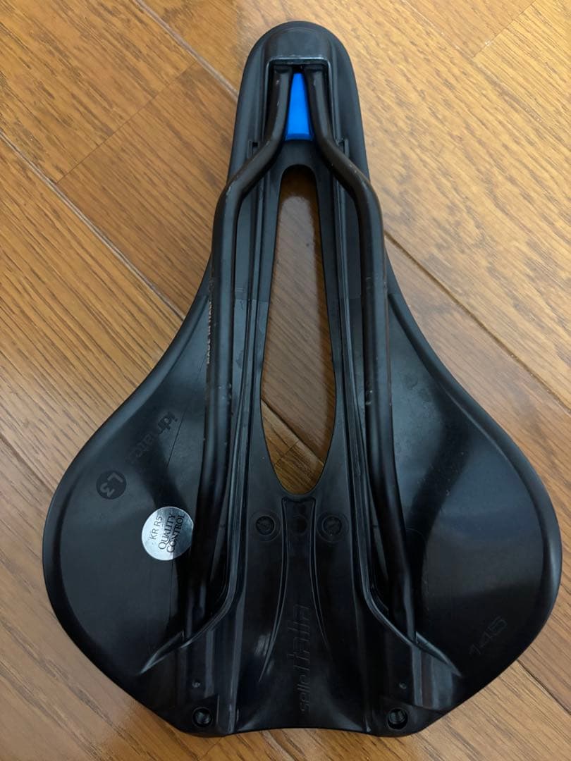 セライタリア　NOVUS BOOST EVO TM SUPERFLOW サドル