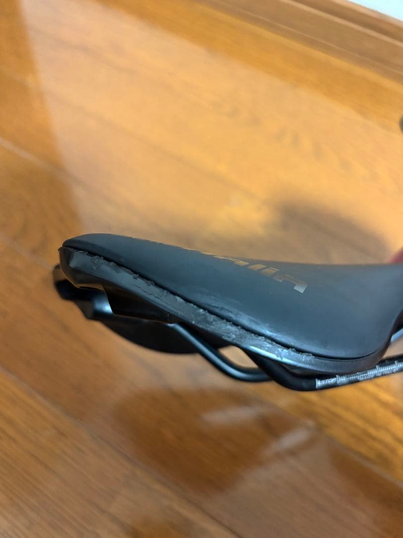 セライタリア　NOVUS BOOST EVO TM SUPERFLOW サドル