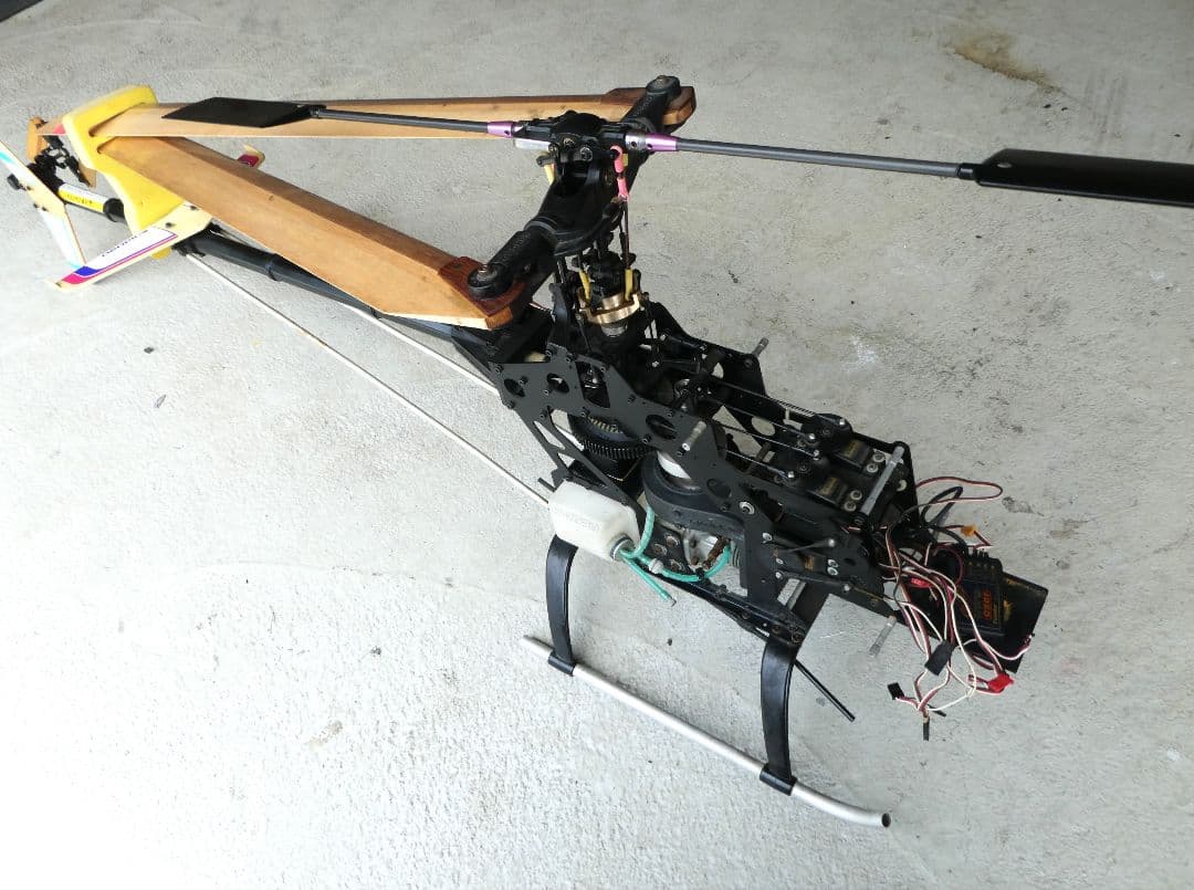 ヒロボー 剣 60クラス エンジン RC ヘリコプター レトロ 現状 長期保管品