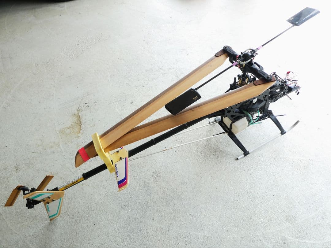 ヒロボー 剣 60クラス エンジン RC ヘリコプター レトロ 現状 長期保管品