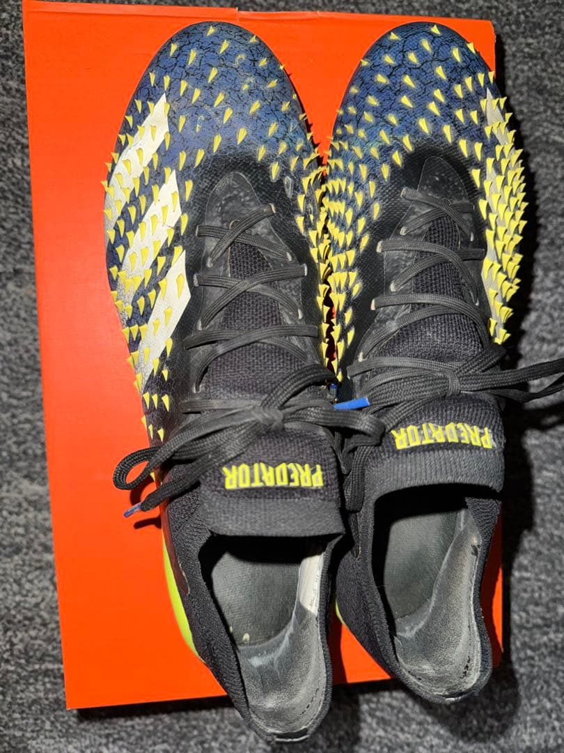 adidas Predator サッカーシューズ スパイク