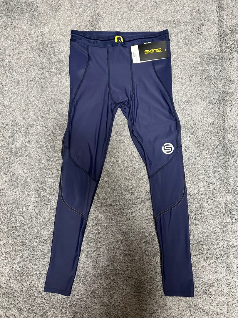 【新品・未使用】上下セットSKINS シリーズ3 メンズ トップス＆タイツ