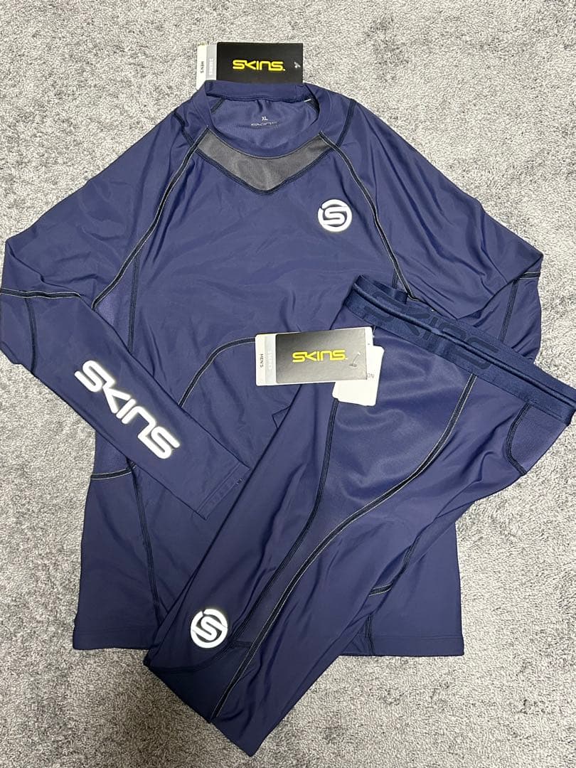 【新品・未使用】上下セットSKINS シリーズ3 メンズ トップス＆タイツ