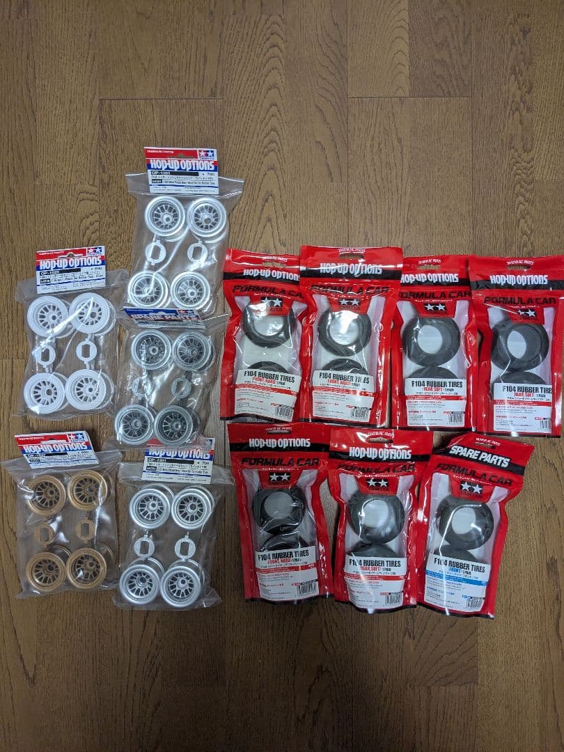 タミヤ　F104　ラバータイヤ、ホイールセット