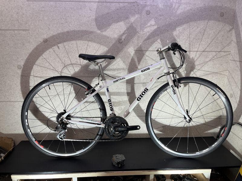 GIOS MISTRAL 700c ジオス　クロスバイク　ホワイト 2015