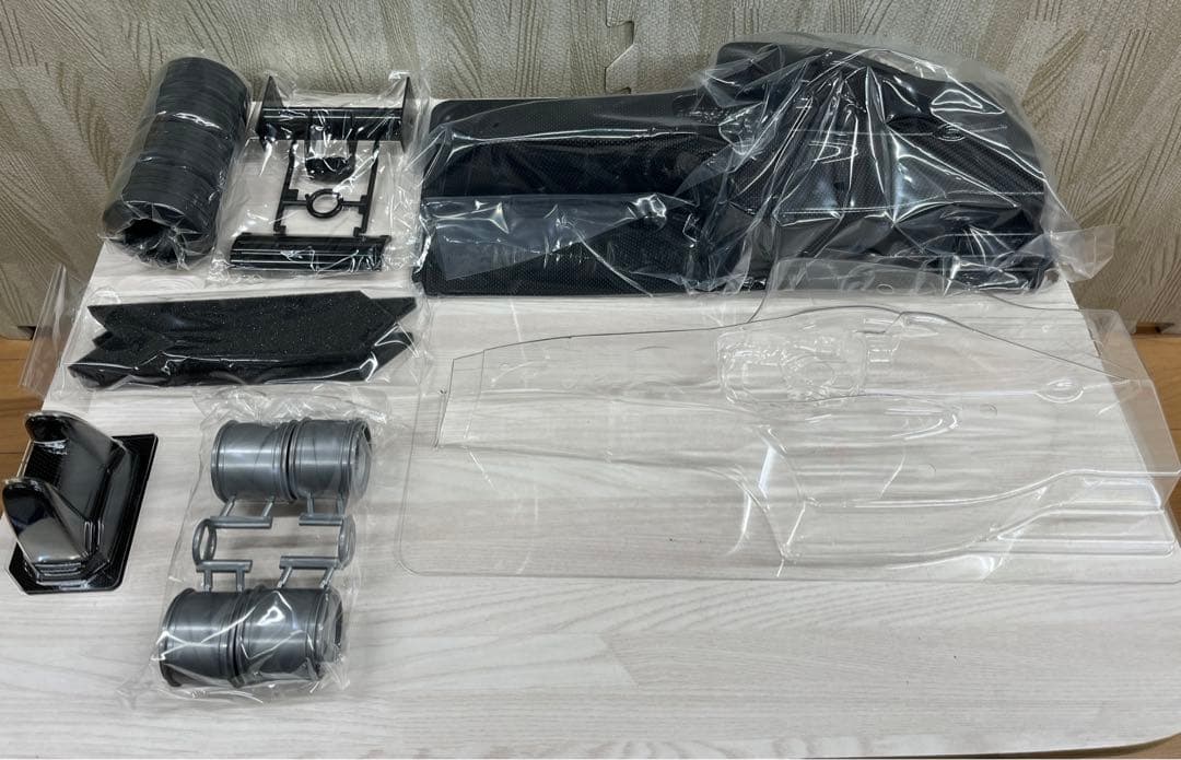 TAMIYA F201 CHASSIS KIT オリジナルボディ付き
