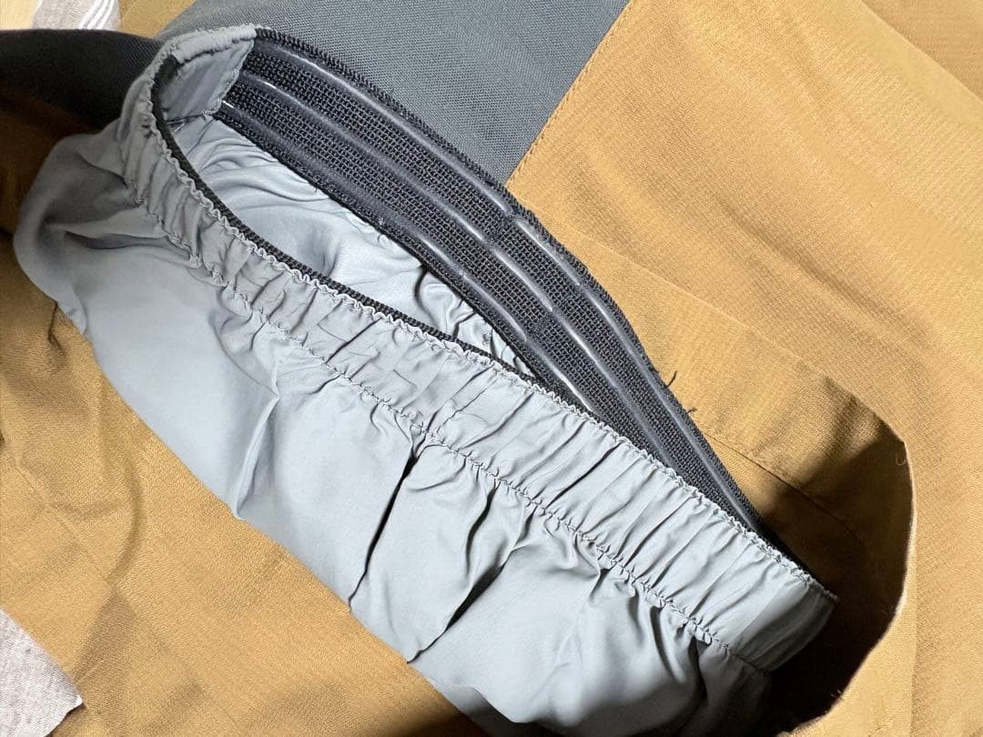 モンベル 　スーパーハイドロブリーズ インシュレーテッドビブ