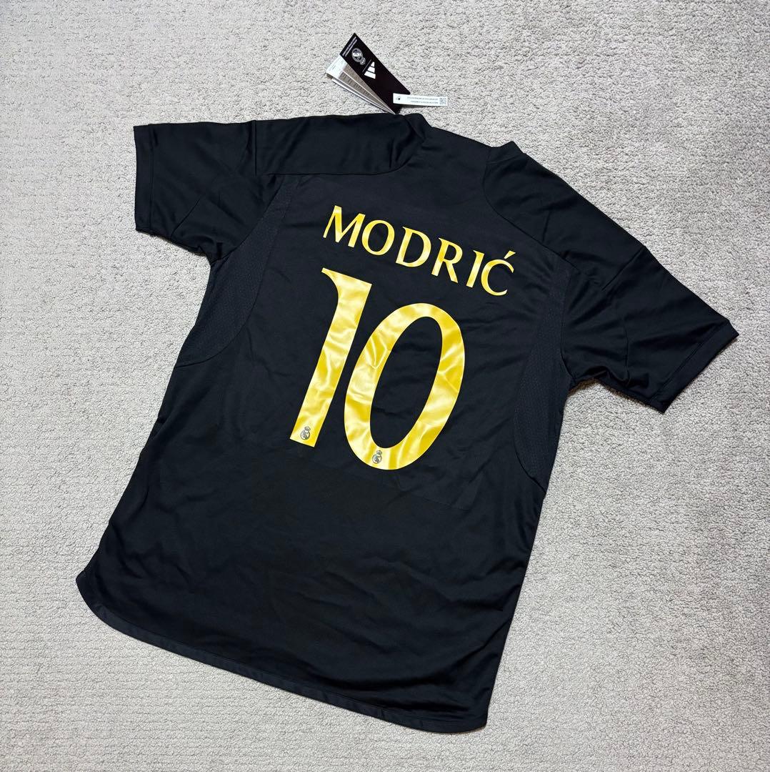 レアルマドリー　モドリッチ　アディダス　サード　ユニフォーム