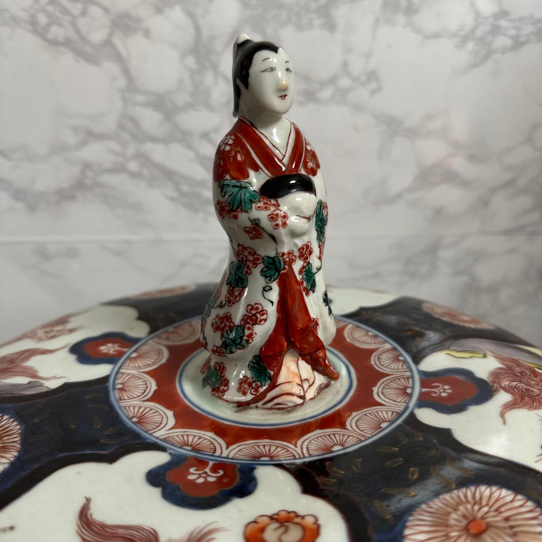 古伊万里、柿右衛門様式、特大女人蓋物、唐獅子、草加紋。　特製、桐箱。