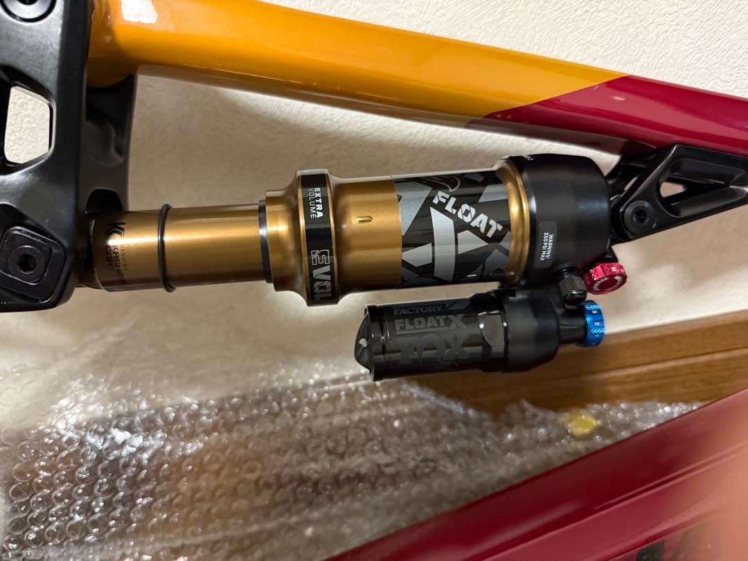 2022年製　Rocky mountain インスティンクト カーボン フレーム