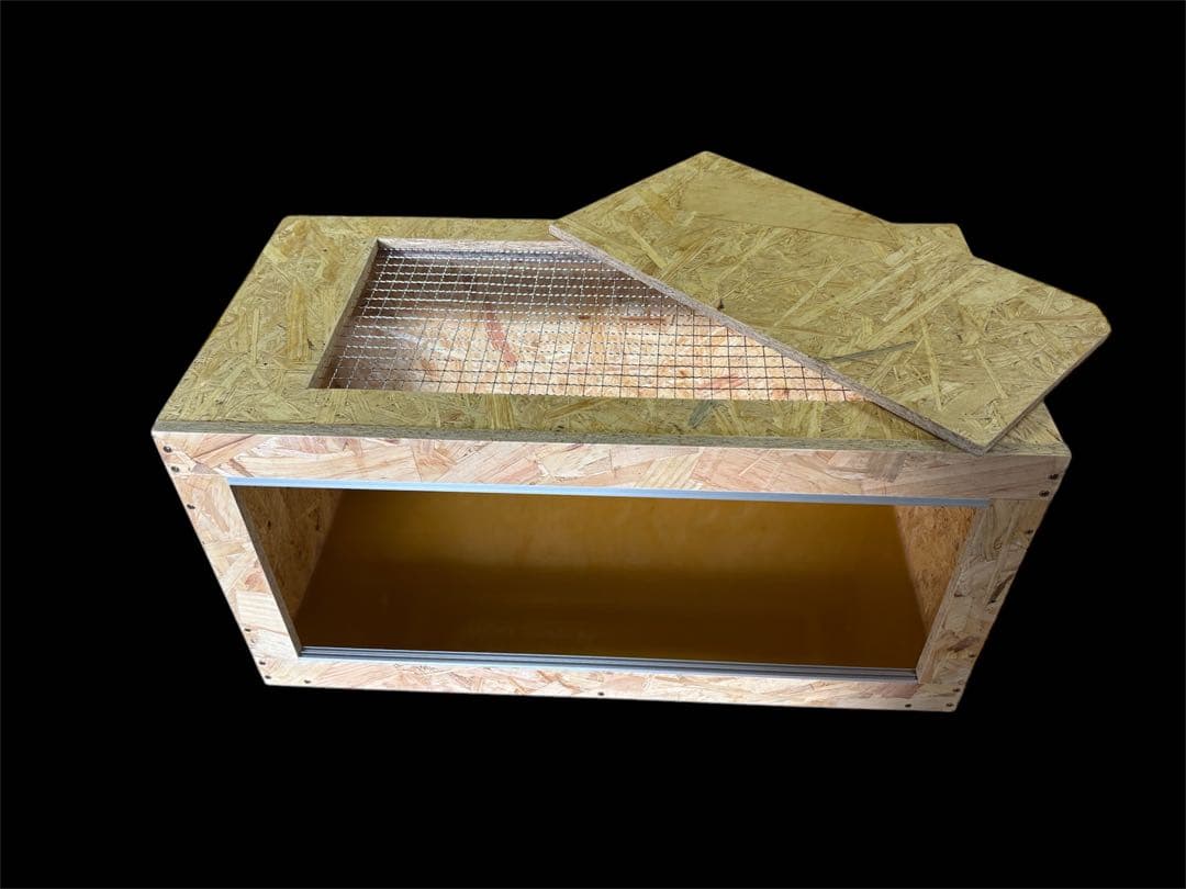 爬虫類ケージ 65×30×45 配線穴左下＋キャップ