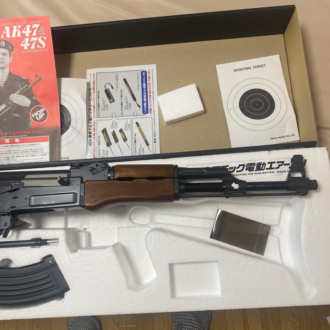 東京マルイ　AK47電動ガン バッテリー、充電器、予備マガジン、玉入れ有り