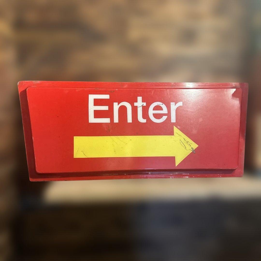 マクドナルド　マクドナルドドライブスリー看板