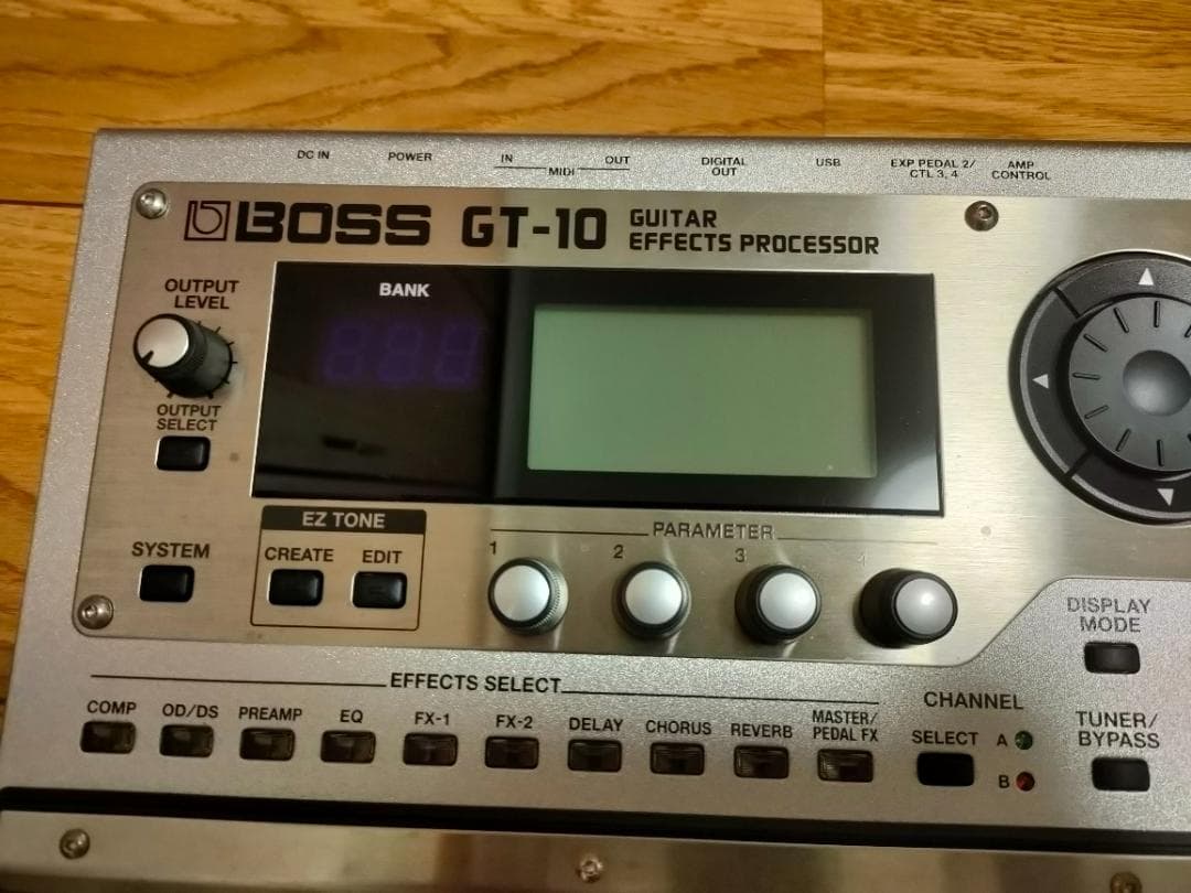 BOSS　マルチエフェクター　GT-10　エフェクターケース付き