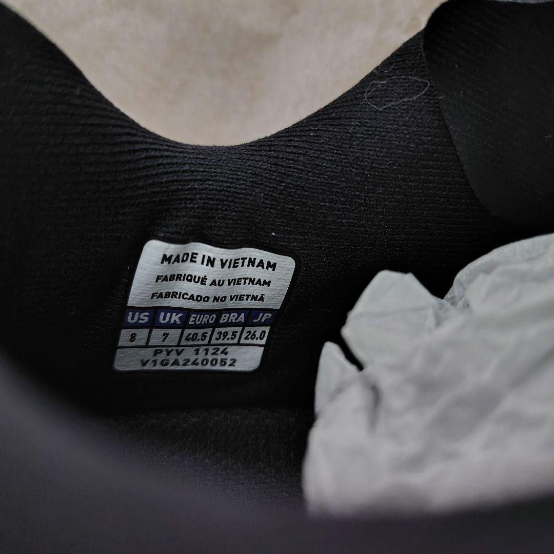 【未使用品】ミズノウエーブライトニング 26cm