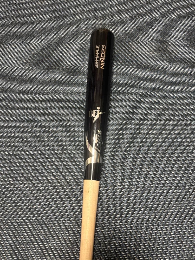 ビクタス　ヴィクタス　NINO23 木製バット タティスJr.モデル