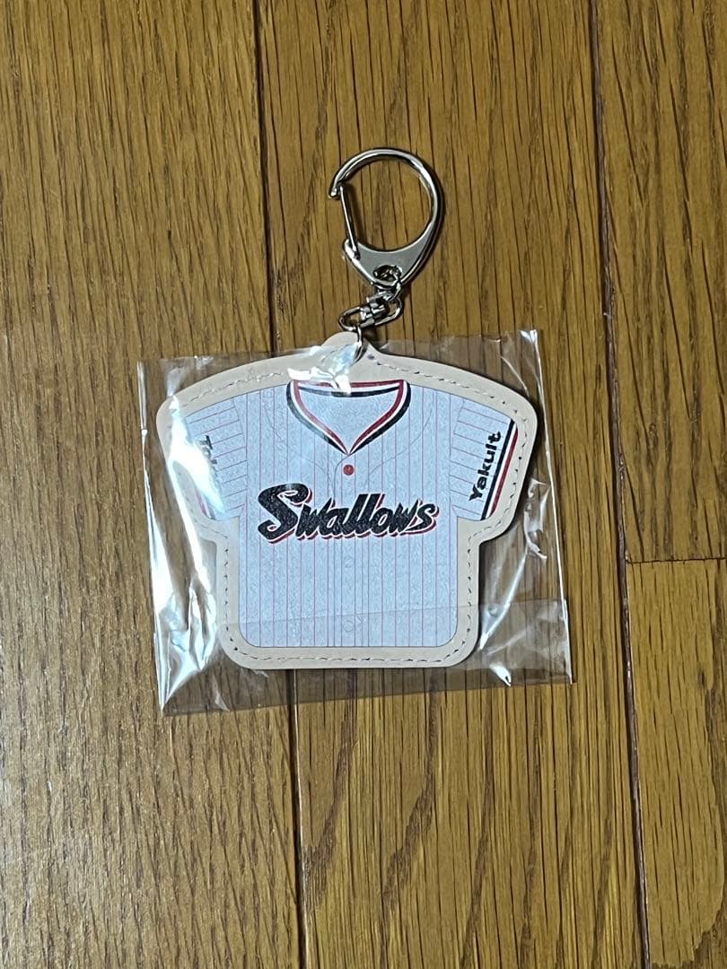 東京ヤクルトスワローズ モイセエフニキータ　サイン入り本革キーホルダー