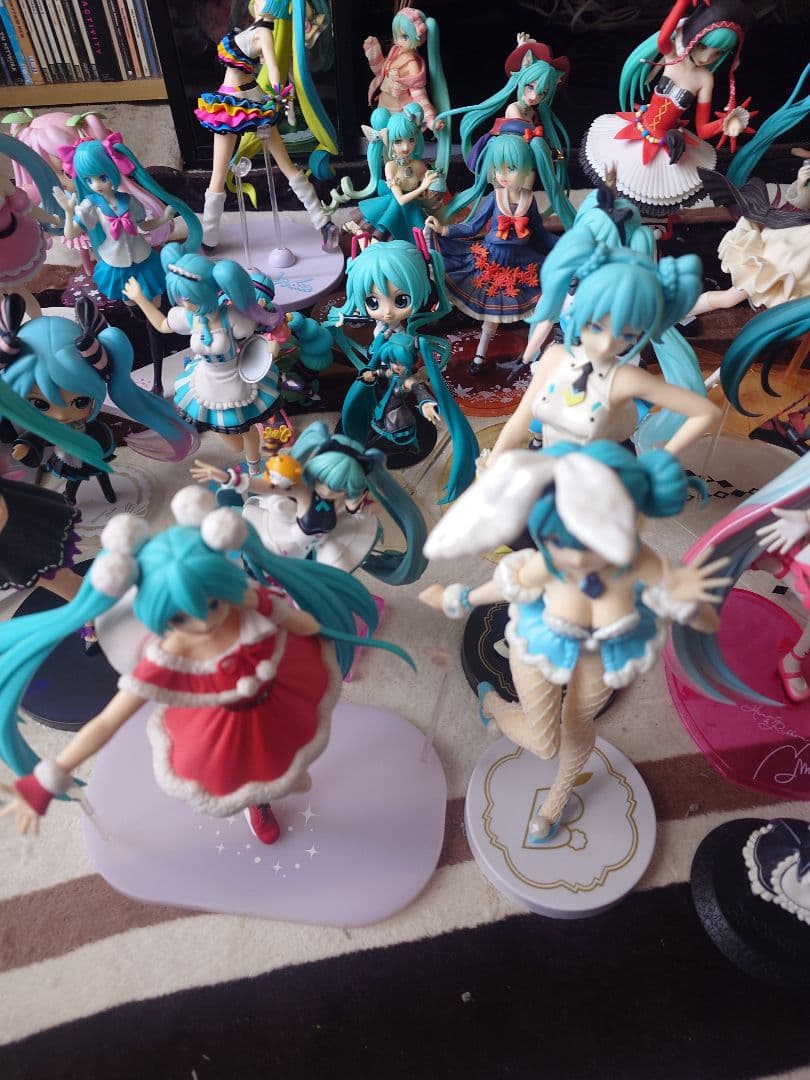 初音ミク フィギュア 30体+2体セット 　ジャンク扱い