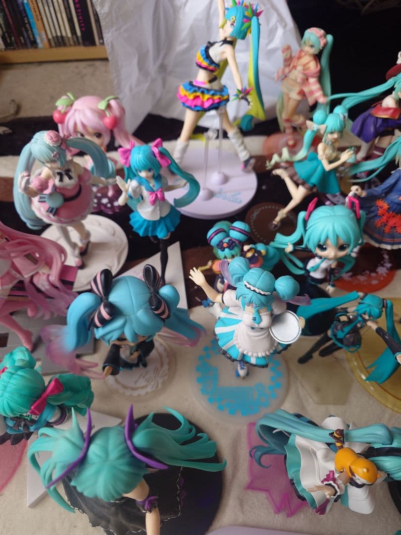 初音ミク フィギュア 30体+2体セット 　ジャンク扱い