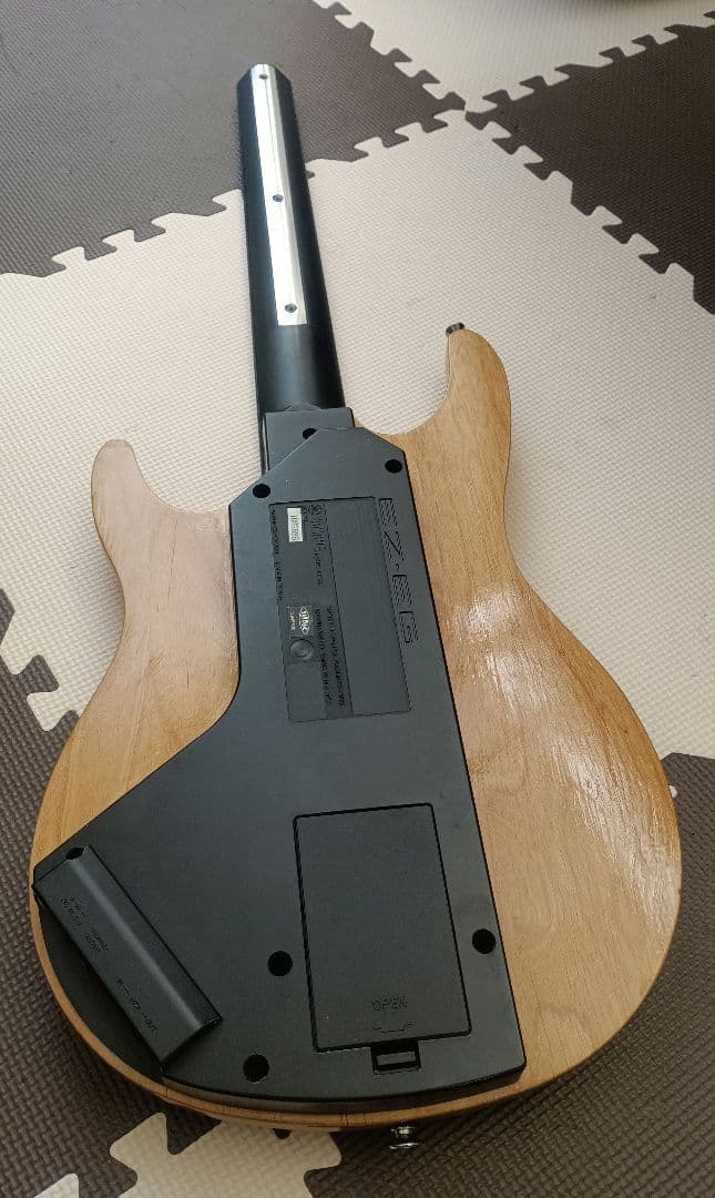 YAMAHA EZ-EG MIDIギター　ピアノやウッドベースの音がでる