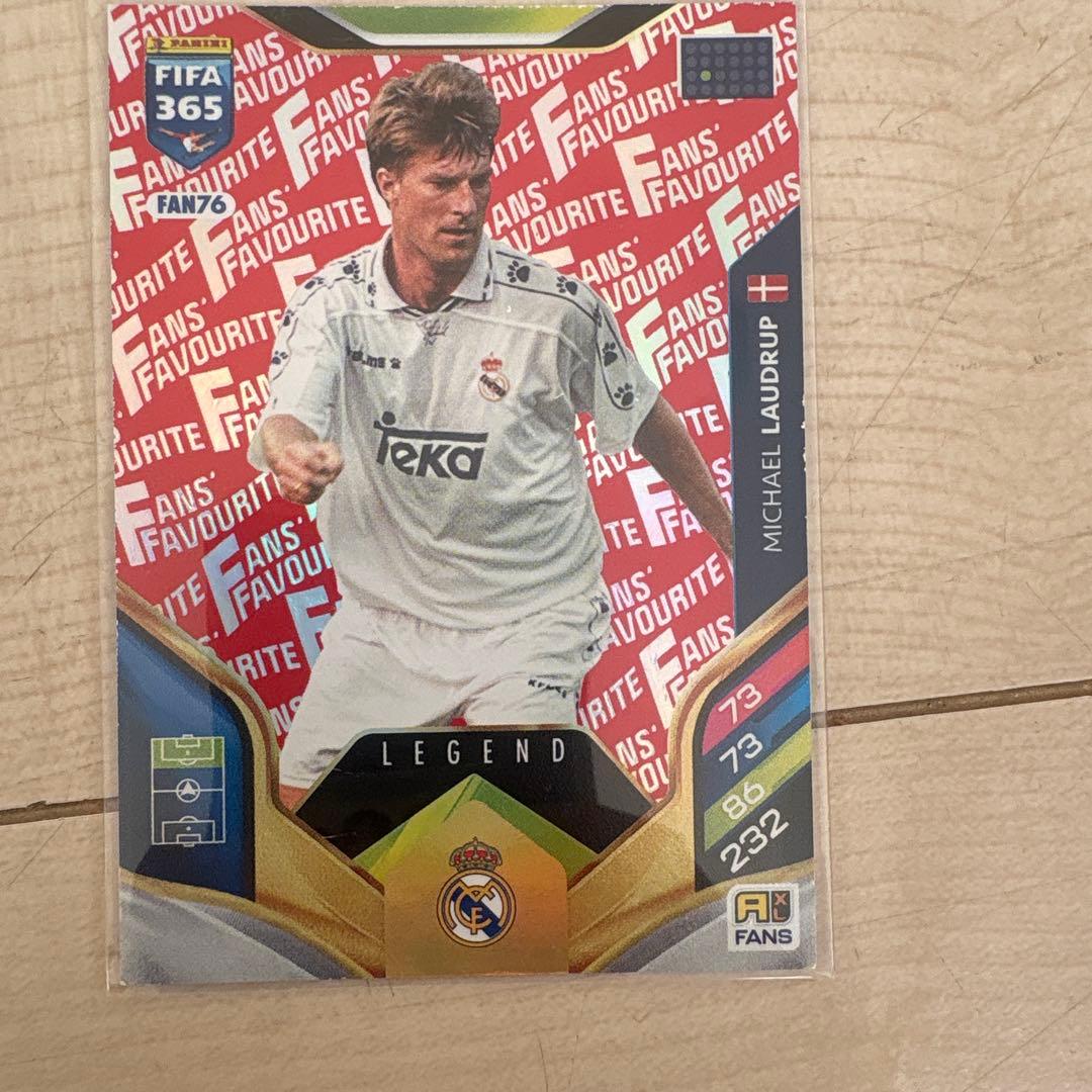 スペインで買ったサッカーカード 一つはエムバペのサイン入り