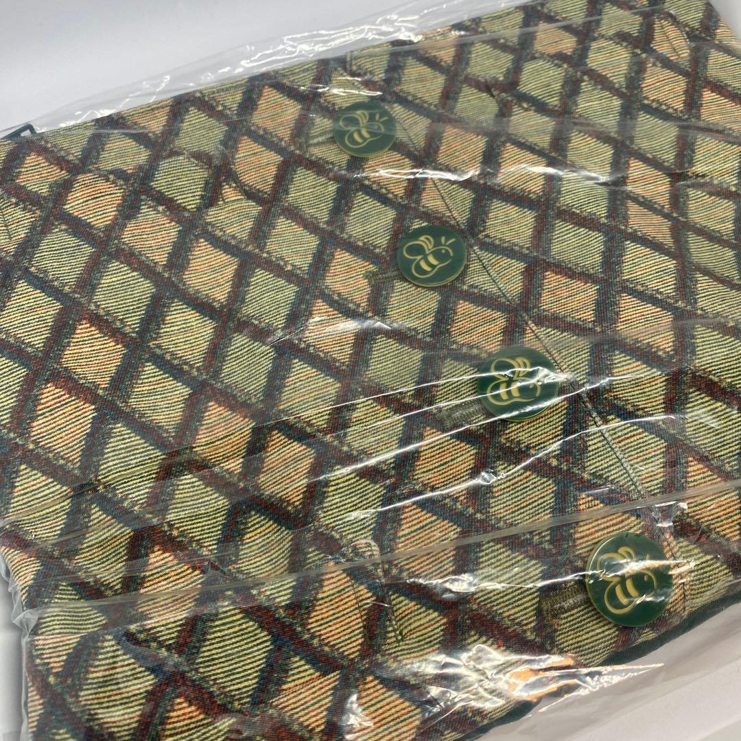 新品未使用　プーさんのハニーハント　プーコーナー　キャストコスチューム　ポーチ