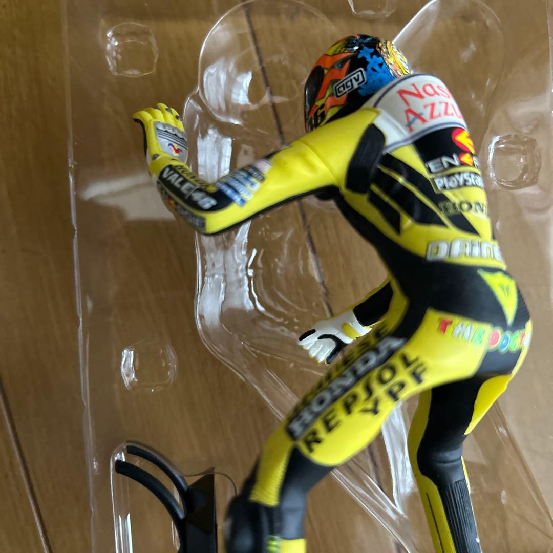 ミニチャンプス バレンティーノ・ロッシ　1/12スケール フィギュア