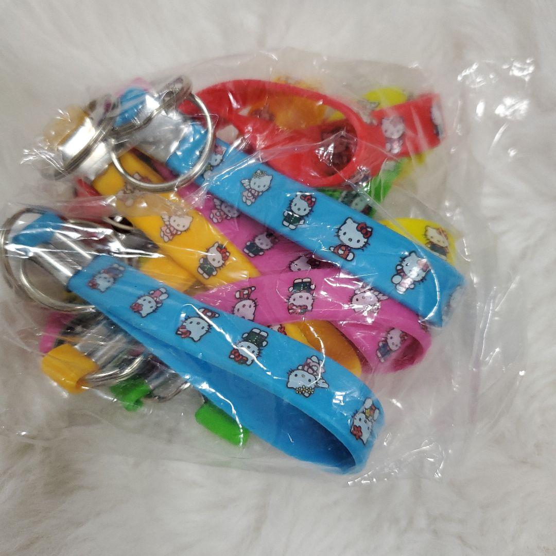 ✨新品未使用 キティ 缶バッジ キーホルダー シール バンド