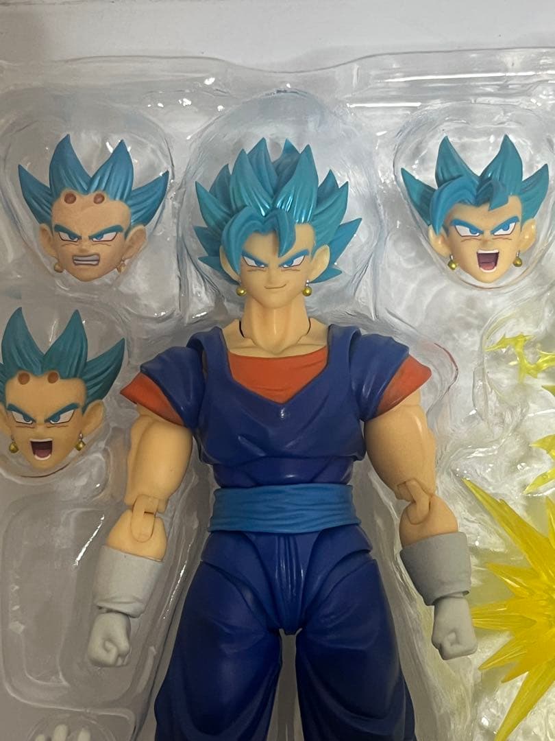 S.H.Figuarts スーパーサイヤ人ゴッドスーパーサイヤ人ベジット-超-