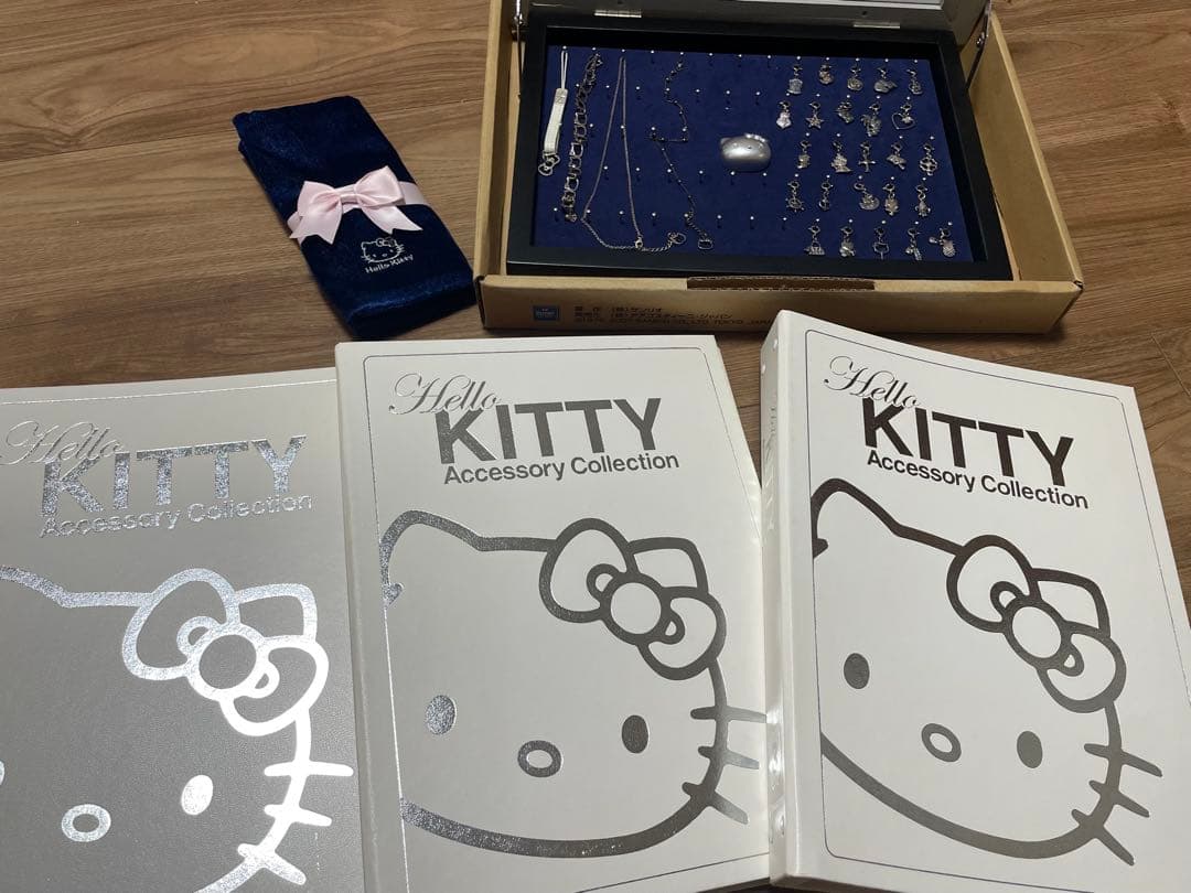 ハローキティ　ディアゴスティーニ　チャームセット