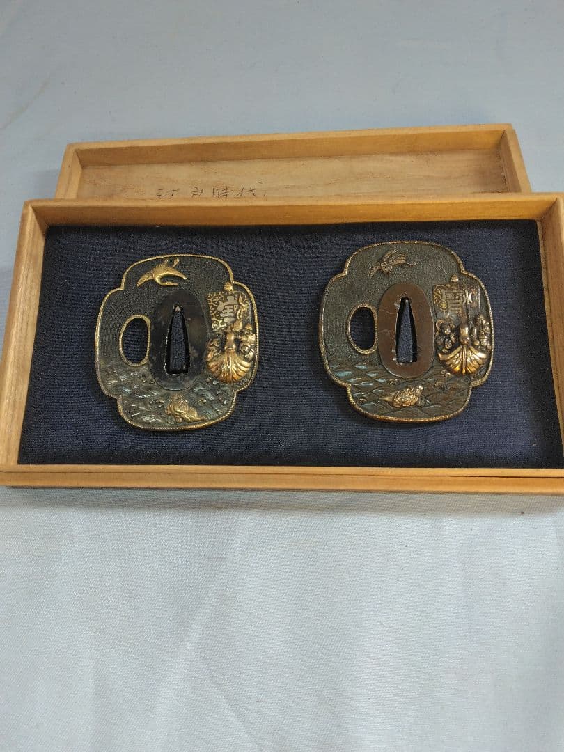 鍔　鐔　寶船　２枚組　江戸時代 アンティーク　七福神　　鶴　亀　波　美濃鍔