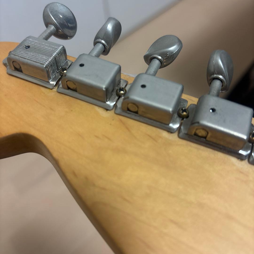 Stratocaster ゴールドラメ