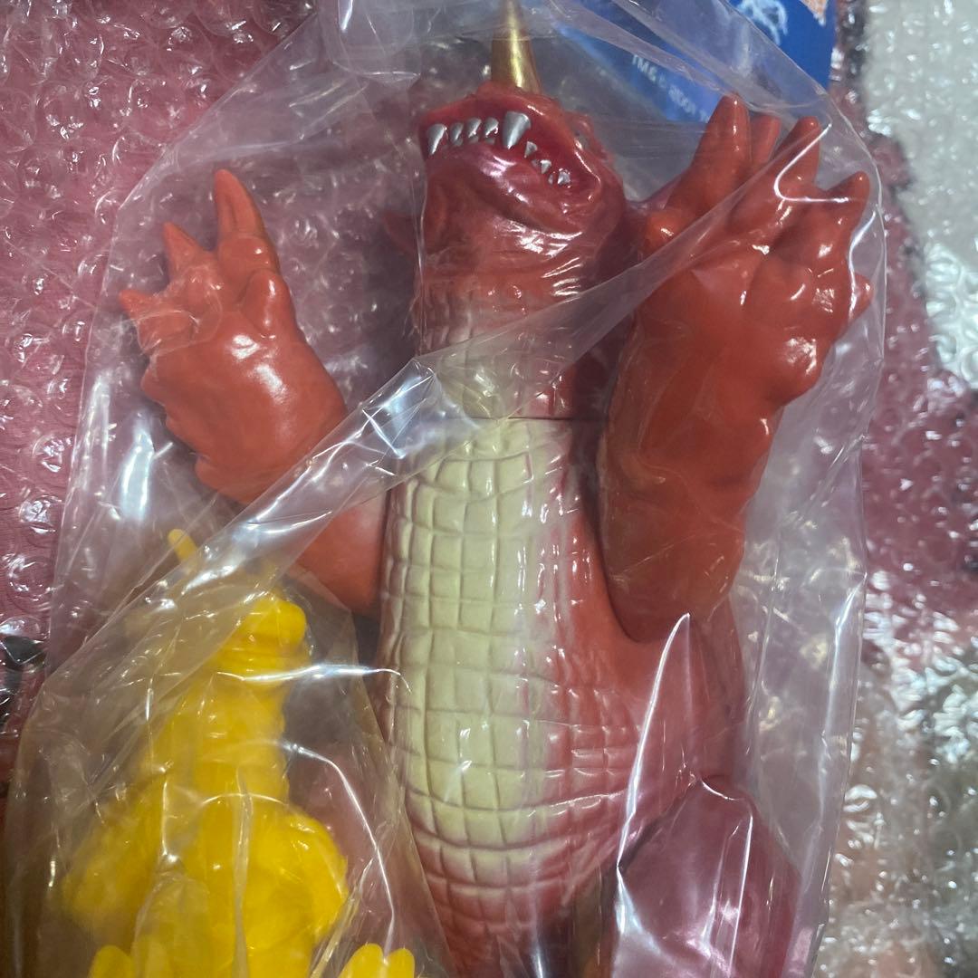 バラゴン　赤ちゃんチタノザウルルス入り　世紀の大怪獣ゴジラ