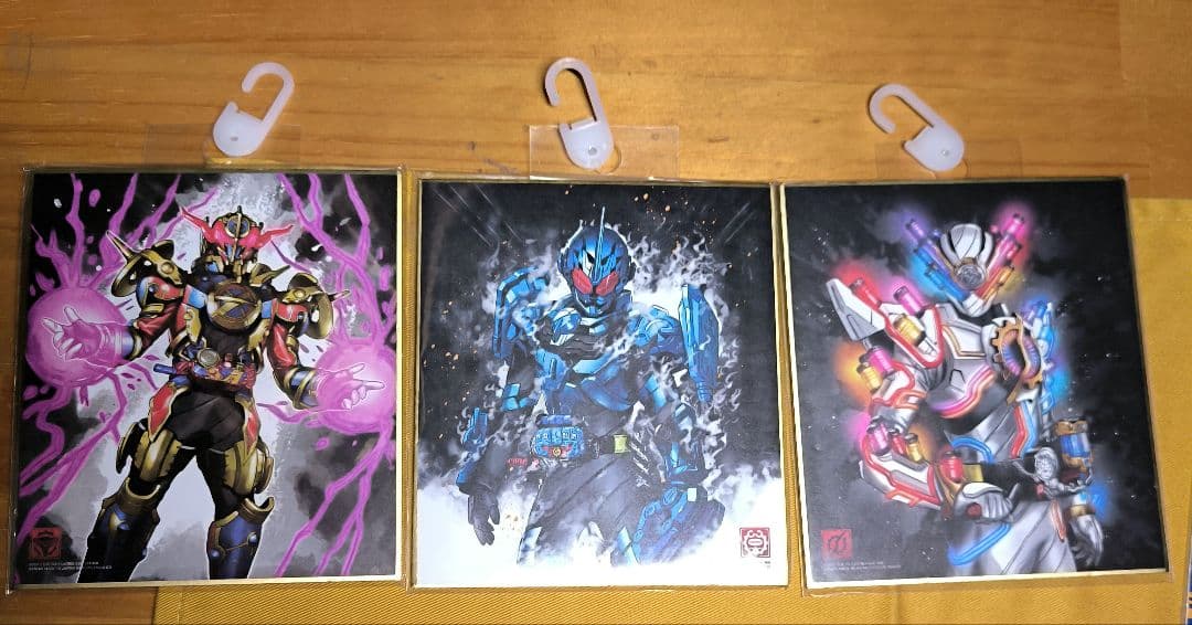 仮面ライダービルド ラバーマスコット アクリルロゴ マフラータオル 缶バッジ 鏡