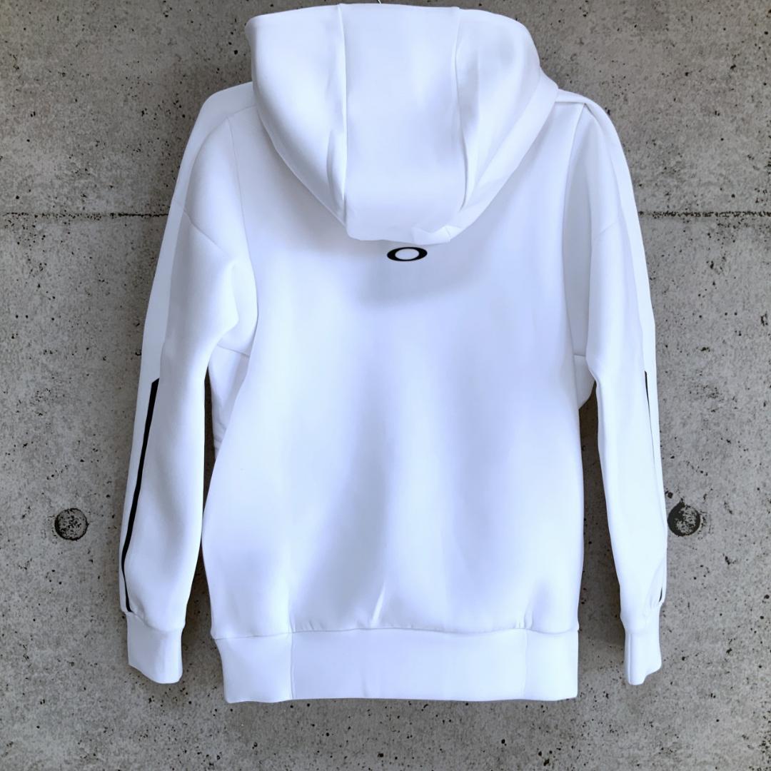 OAKLEY ELEVATE BULGE ストレッチ プルオーバーフーディー