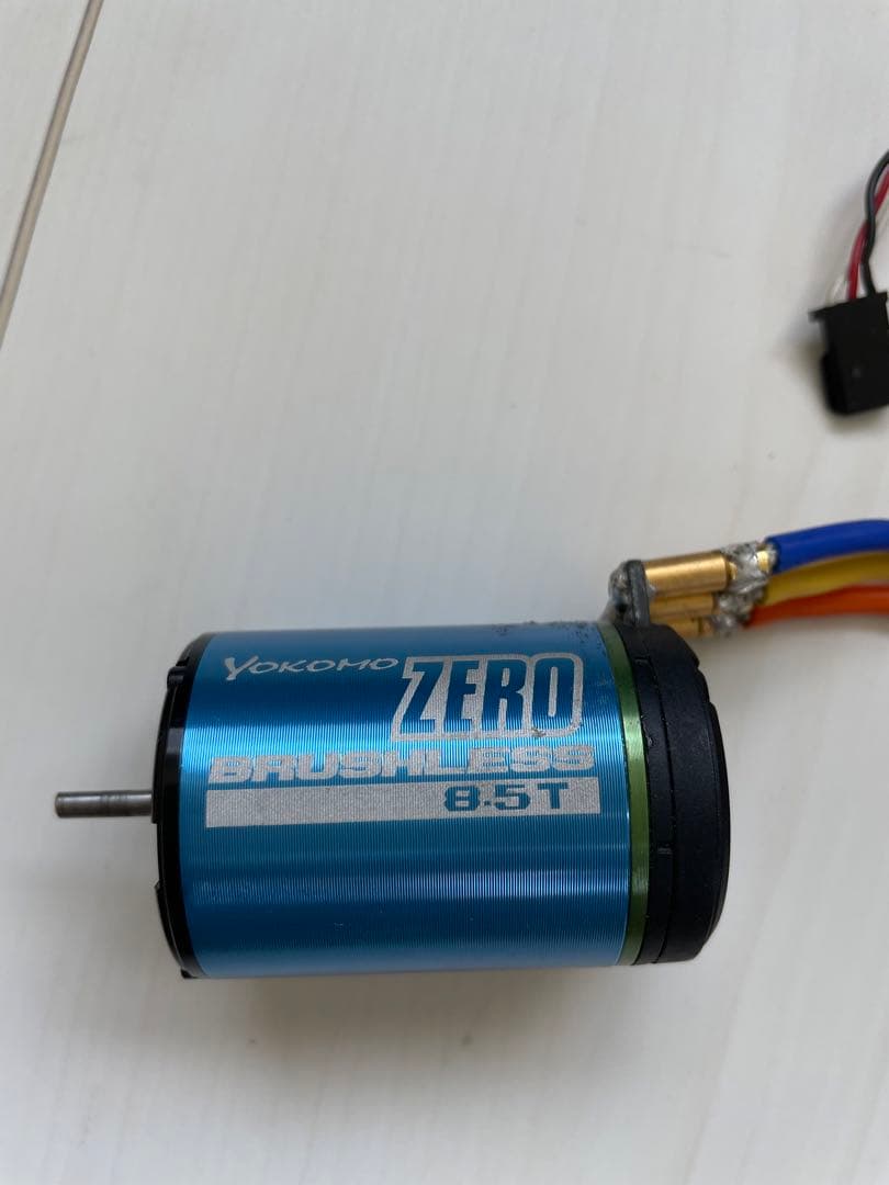 ヨコモ　ブラシレスモーター8.5&アンプ