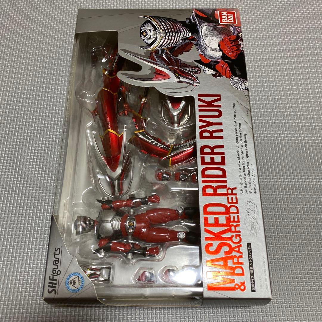 【中身未使用】s.h.figuarts 仮面ライダー龍騎　バンダイ