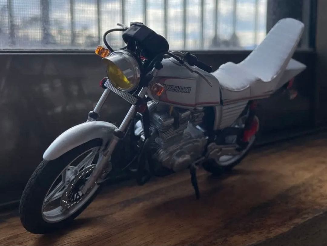 アオシマ　1/12 gsx400e ザリ完成品