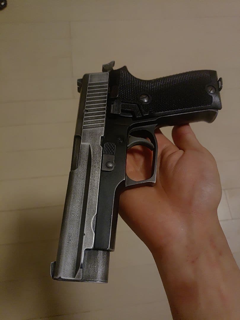 SIG P220 リアル塗装　陸上自衛隊仕様9mm拳銃