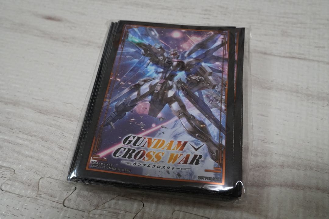 新品未開封　ガンダム　クロスウォー　スリーブ　40枚　フリーダムガンダム