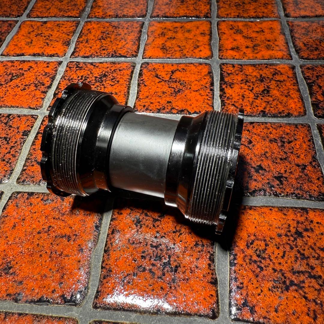 ChrisKing T47 30mmスピンドル用 ボトムブラケット