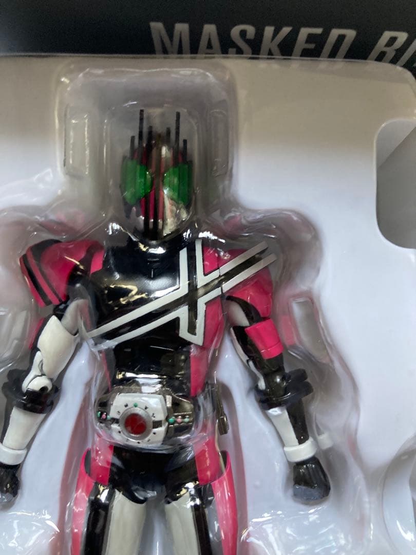 S.H.フィギュアーツ 仮面ライダーディケイド 真骨彫製法