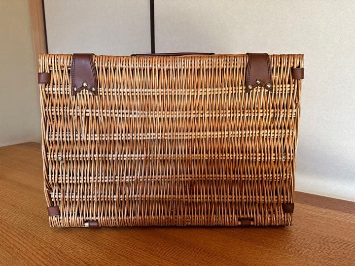 ピクニックバスケット食器付き